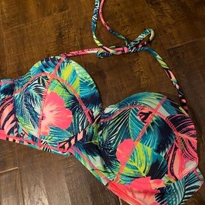Bikini top tropical